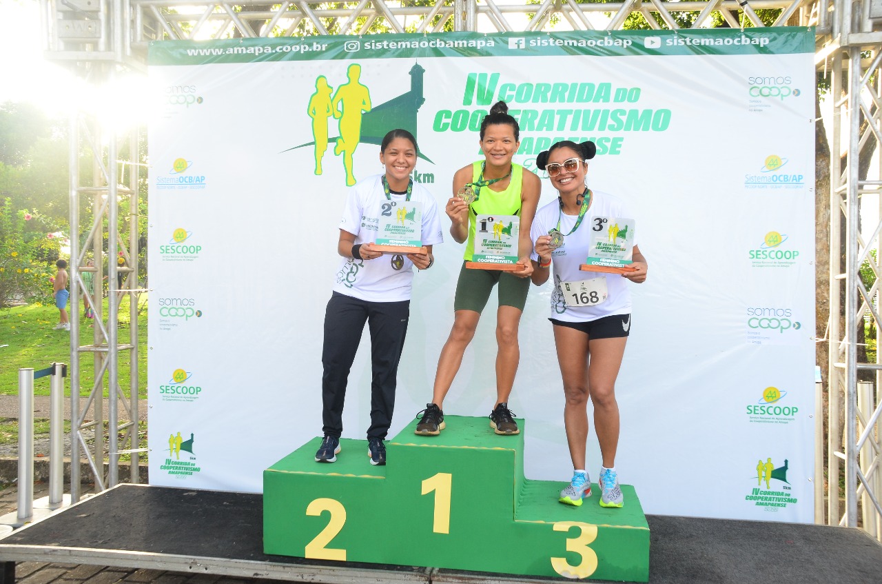 Atletas da Carborunners sobem ao pódio na Corrida da Sogipa 2022